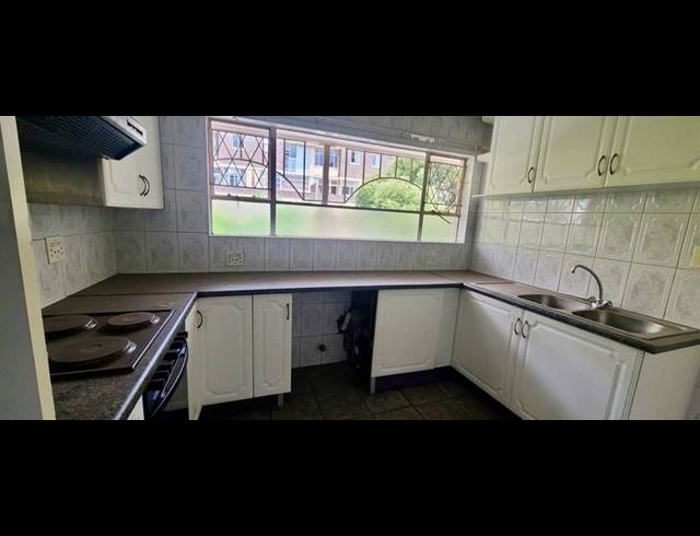 2 BEDROOM APARTMENT FOR SALE IN BEDFORD GARDENS